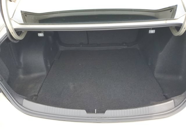 Used 2016 Chevrolet Malibu LT FWD image 10