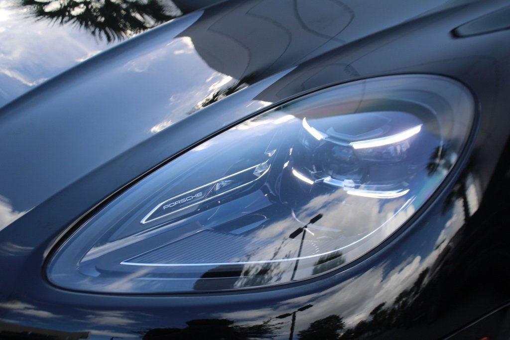 Used 2025 Porsche Macan image 11