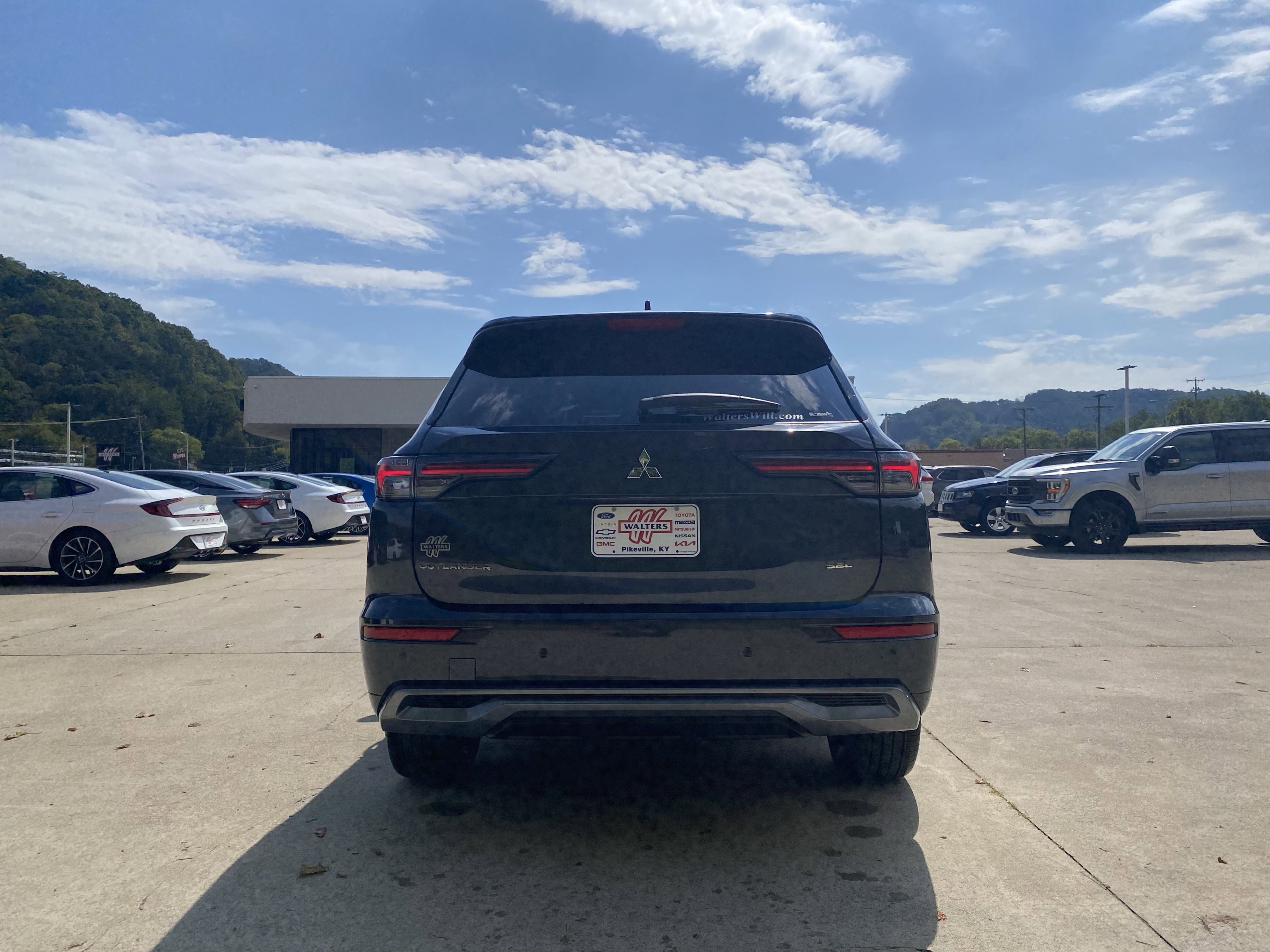 New 2025 Mitsubishi Outlander SEL image 34
