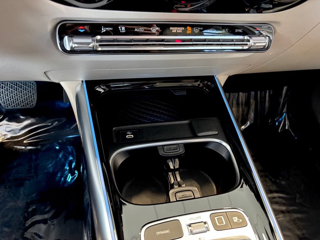 Used 2025 Mercedes-Benz GLA 250 4MATIC w/ Winter Package image 25