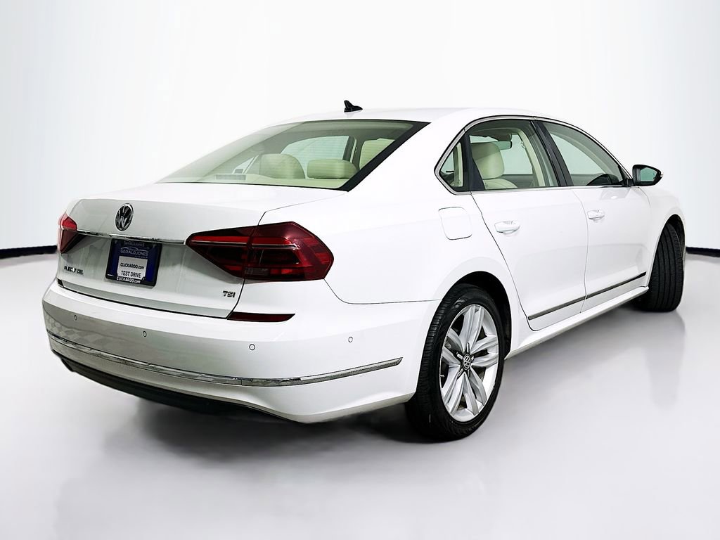 Used 2017 Volkswagen Passat 1.8T SEL Premium FWD image 7