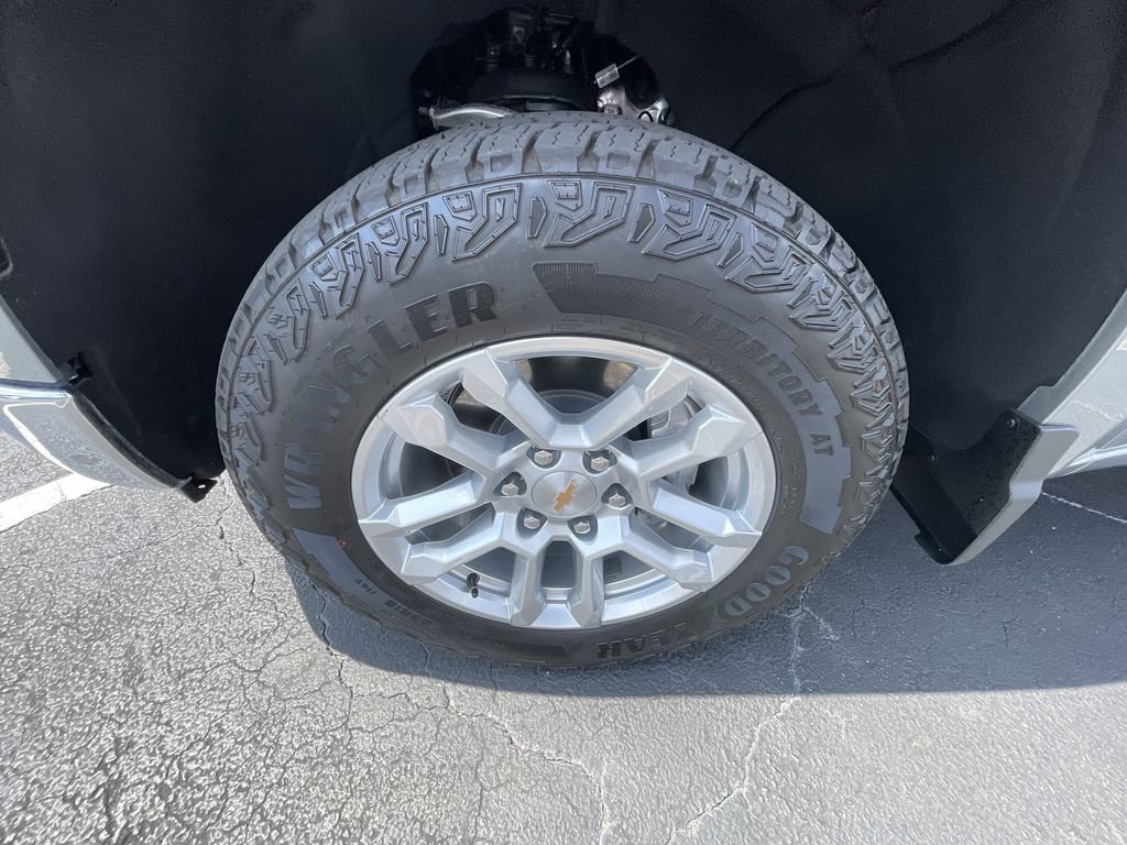 Certified 2026 Chevrolet Silverado 1500 LT AWD/4WD image 33