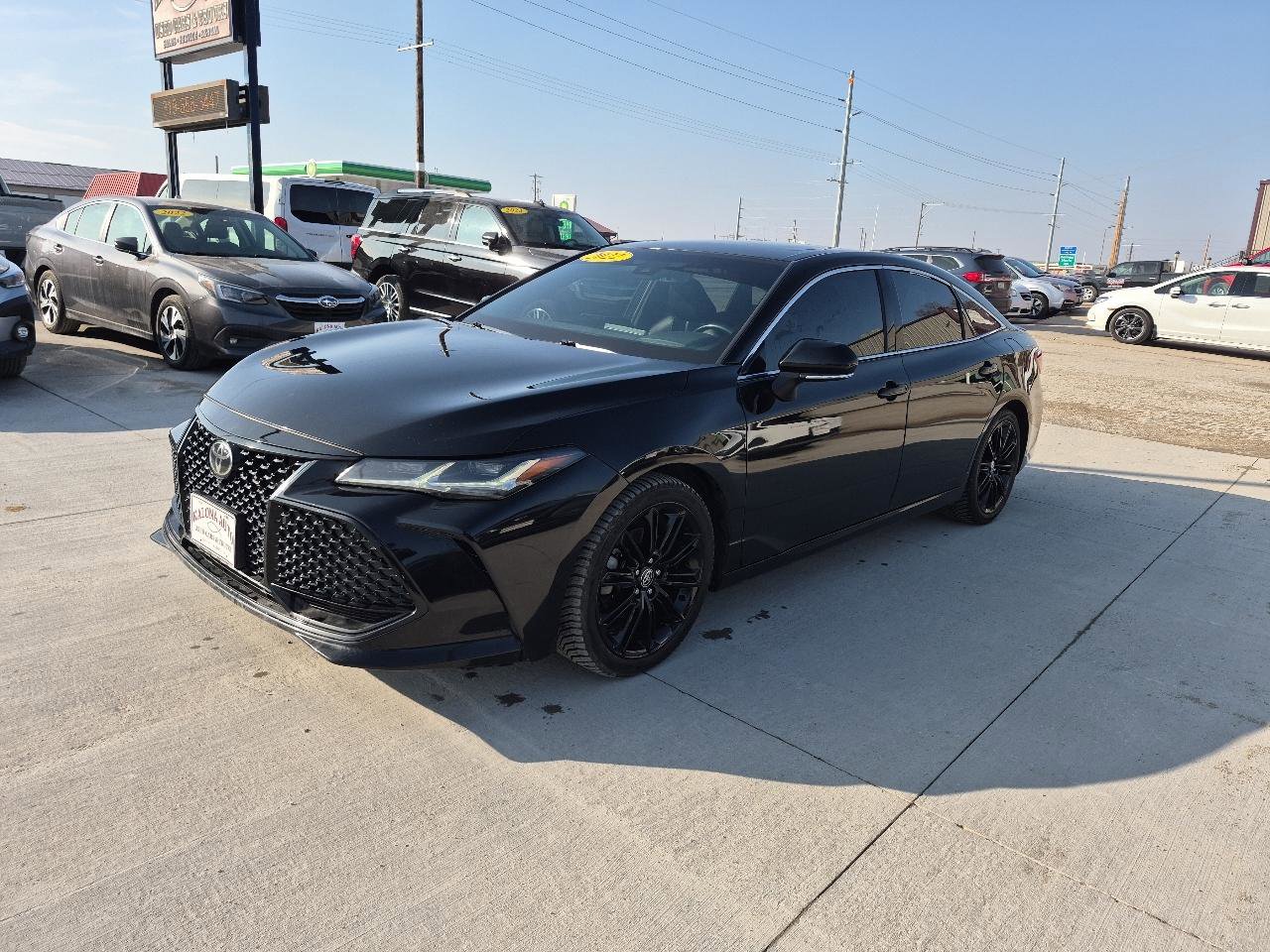 Used 2022 Toyota Avalon Touring w/ Advanced Safety Package FWD image 2