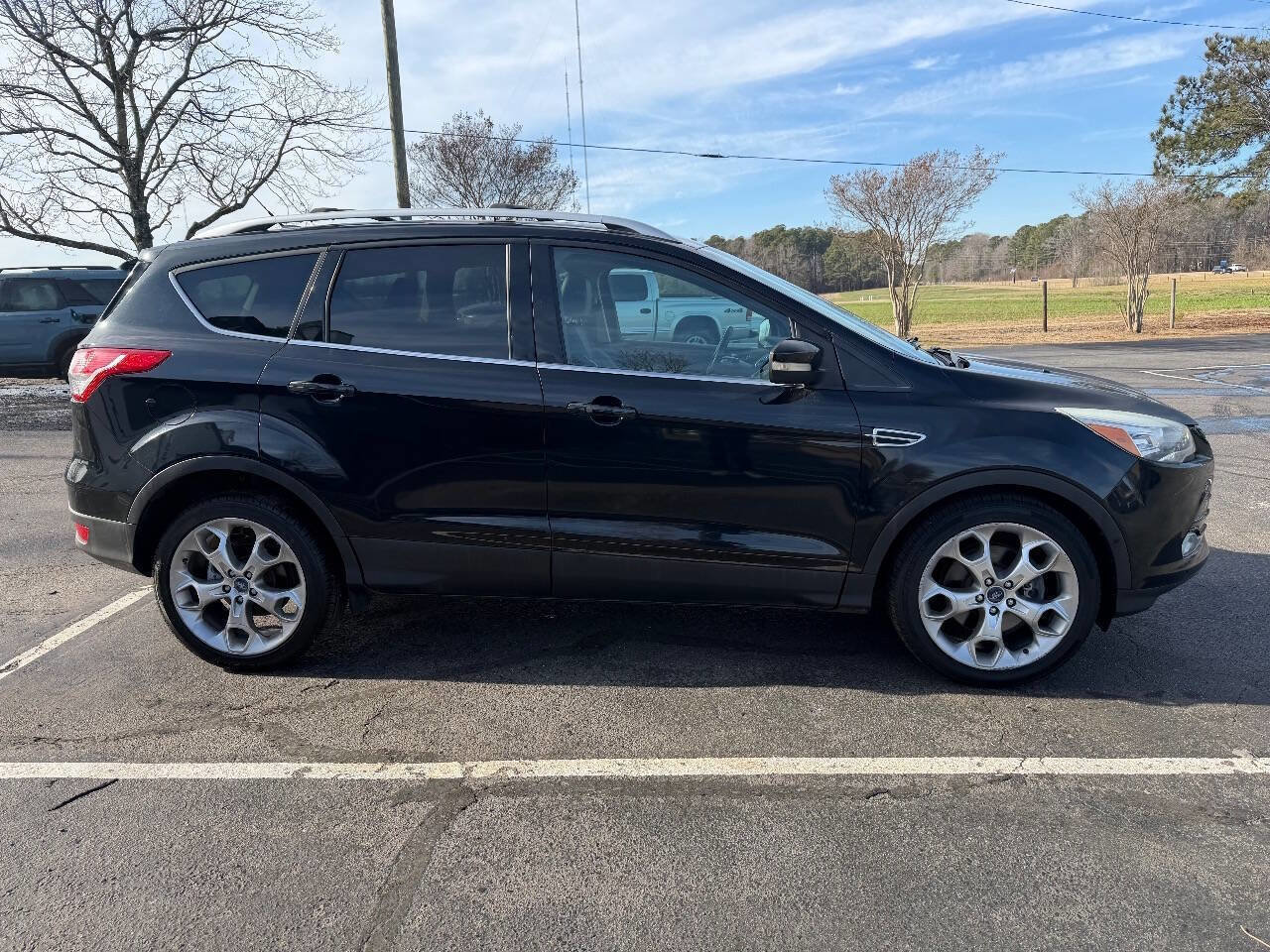 Used 2013 Ford Escape Titanium w/ Parking Technology Pkg FWD image 8