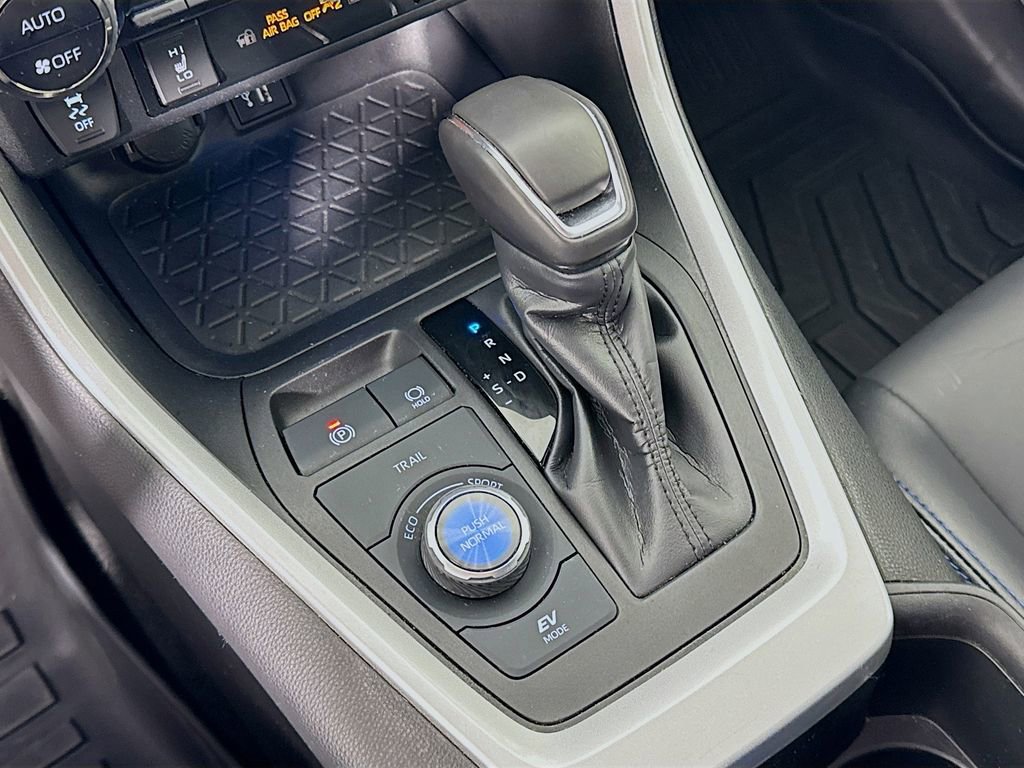 Used 2024 Toyota RAV4 XSE image 17