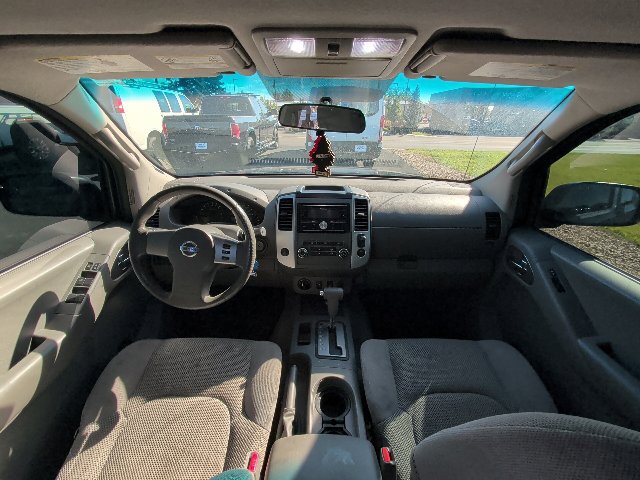Used 2012 Nissan Frontier SV AWD/4WD image 35