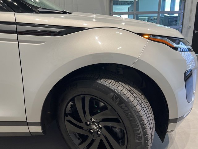 Used 2025 Land Rover Range Rover Evoque S image 4