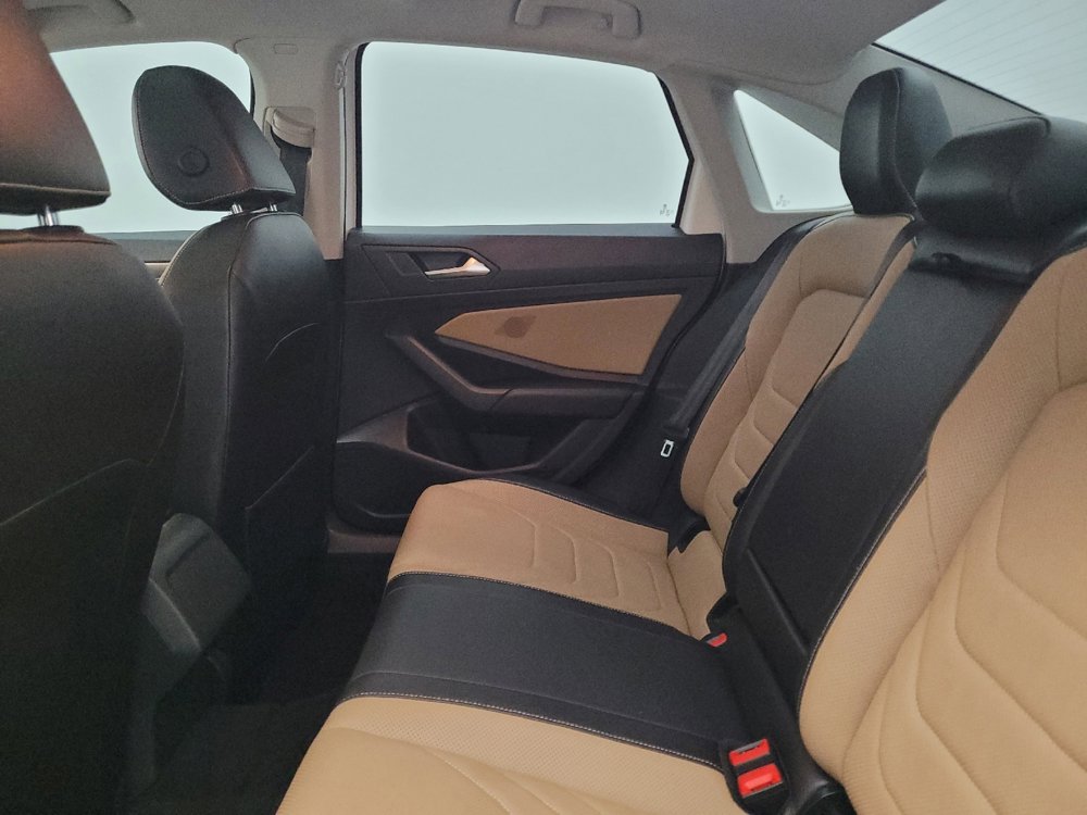 Used 2019 Volkswagen Jetta SEL Premium FWD image 18