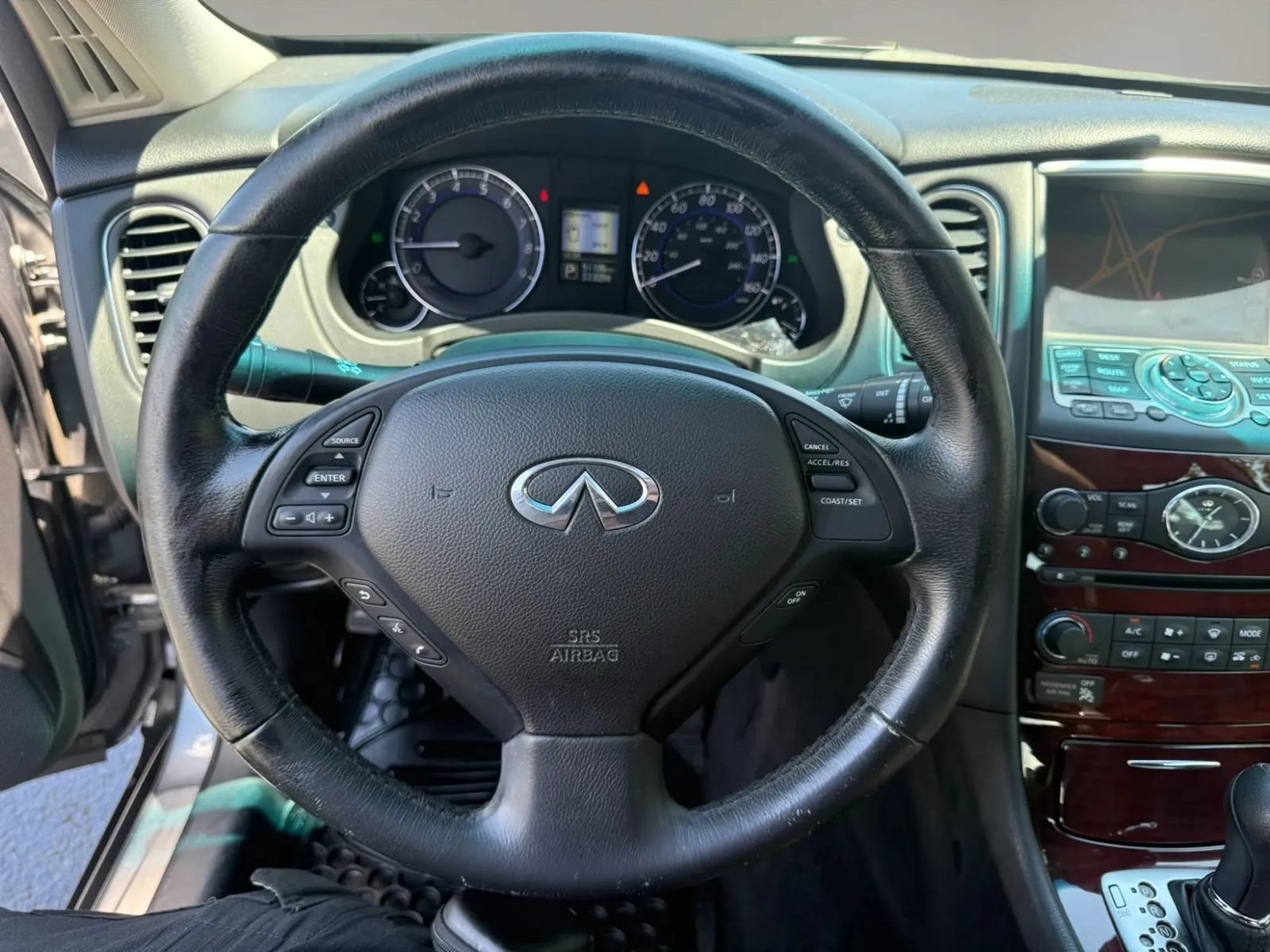 Used 2016 INFINITI QX50 AWD w/ Premium Plus Package image 18