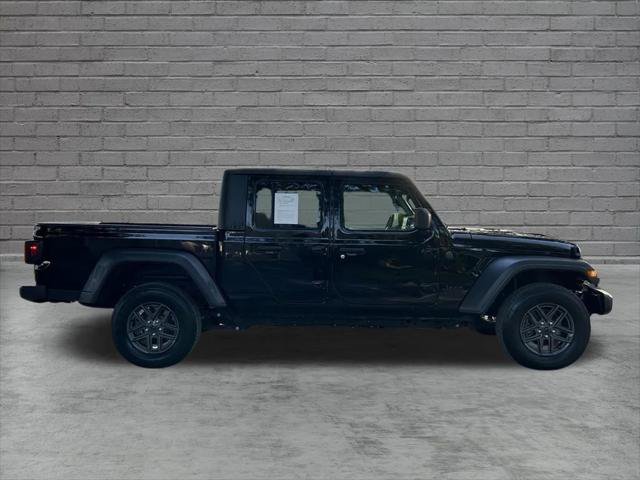 Certified 2025 Jeep Gladiator Sport AWD/4WD image 5