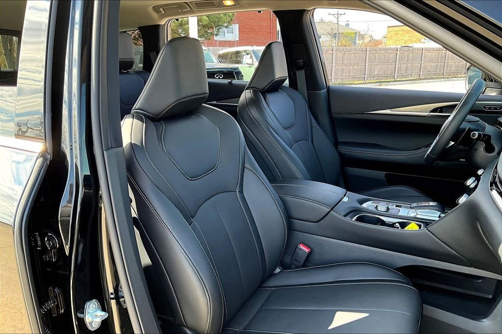 Certified 2026 INFINITI QX60 Luxe w/ Cargo Package image 28