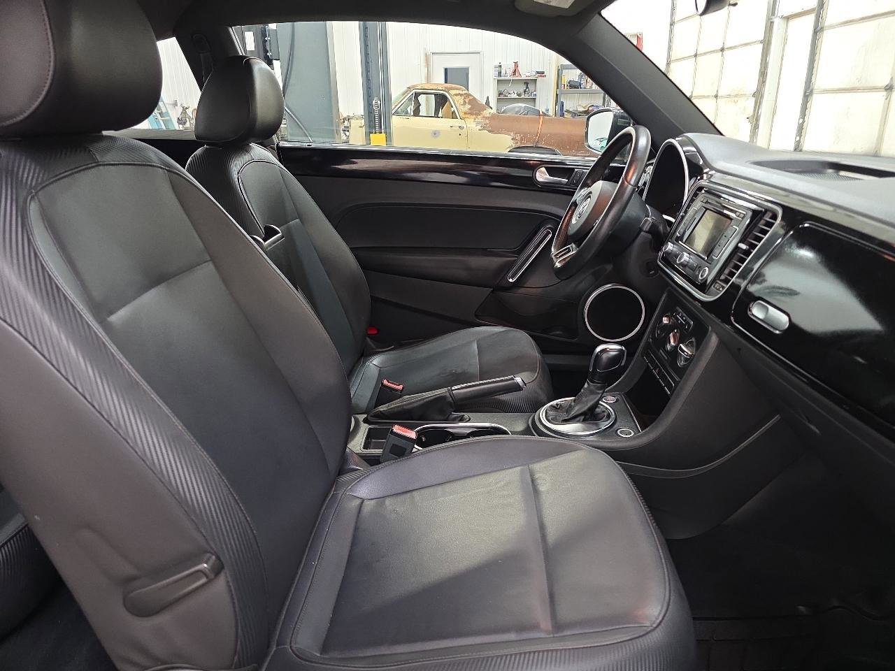 Used 2012 Volkswagen Beetle 2.5 FWD image 28