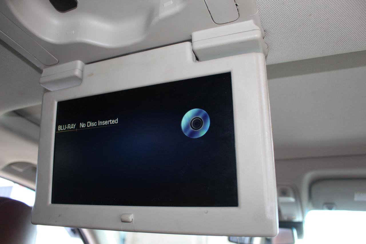 Used 2016 Cadillac Escalade ESV Premium AWD/4WD image 16