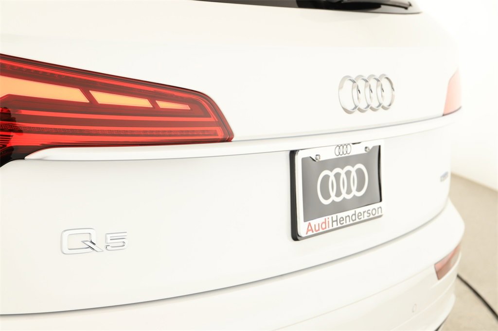 Used 2024 Audi Q5 e Premium w/ Convenience Package image 30