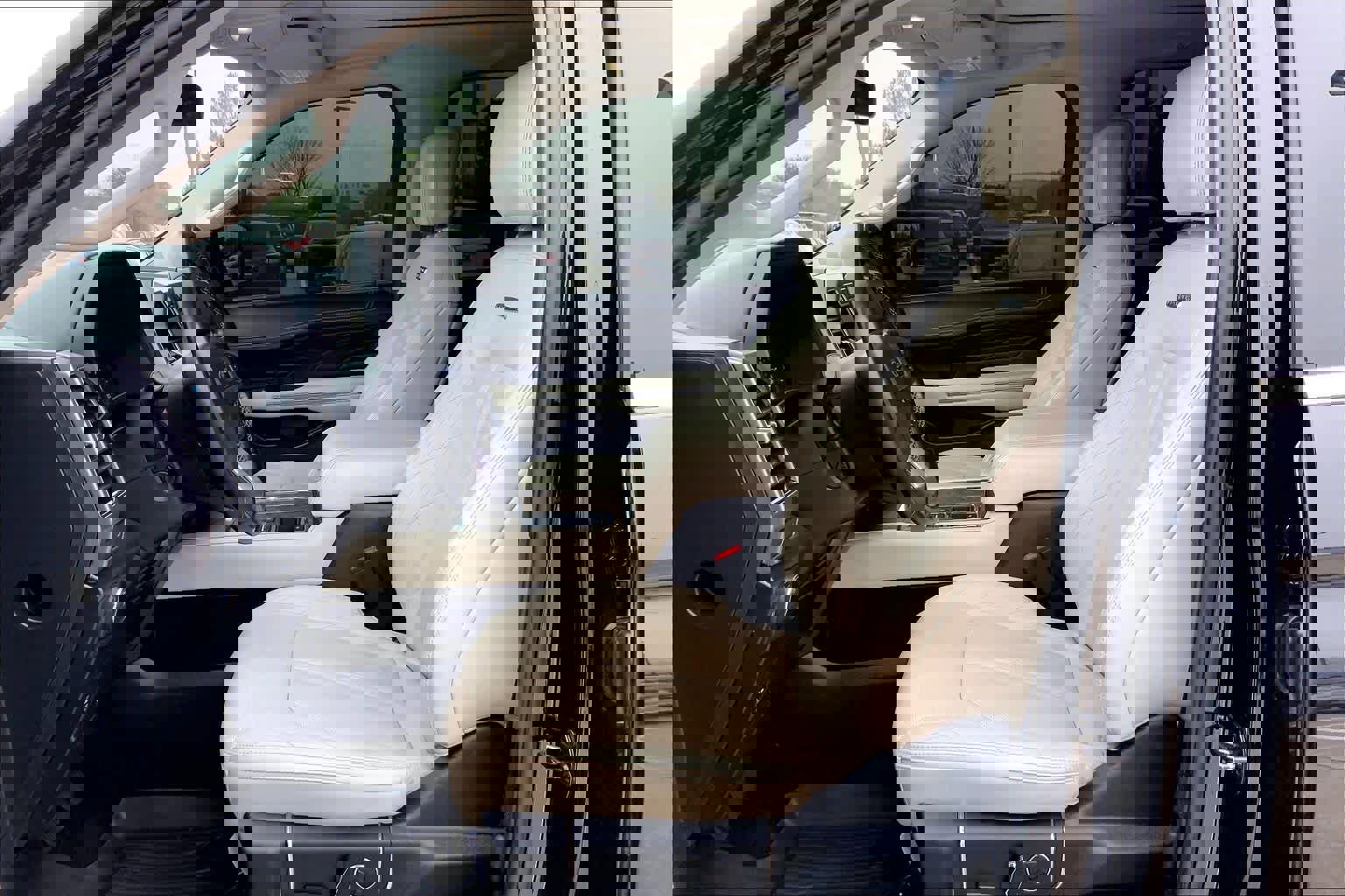 Used 2020 Ford Expedition Platinum image 8