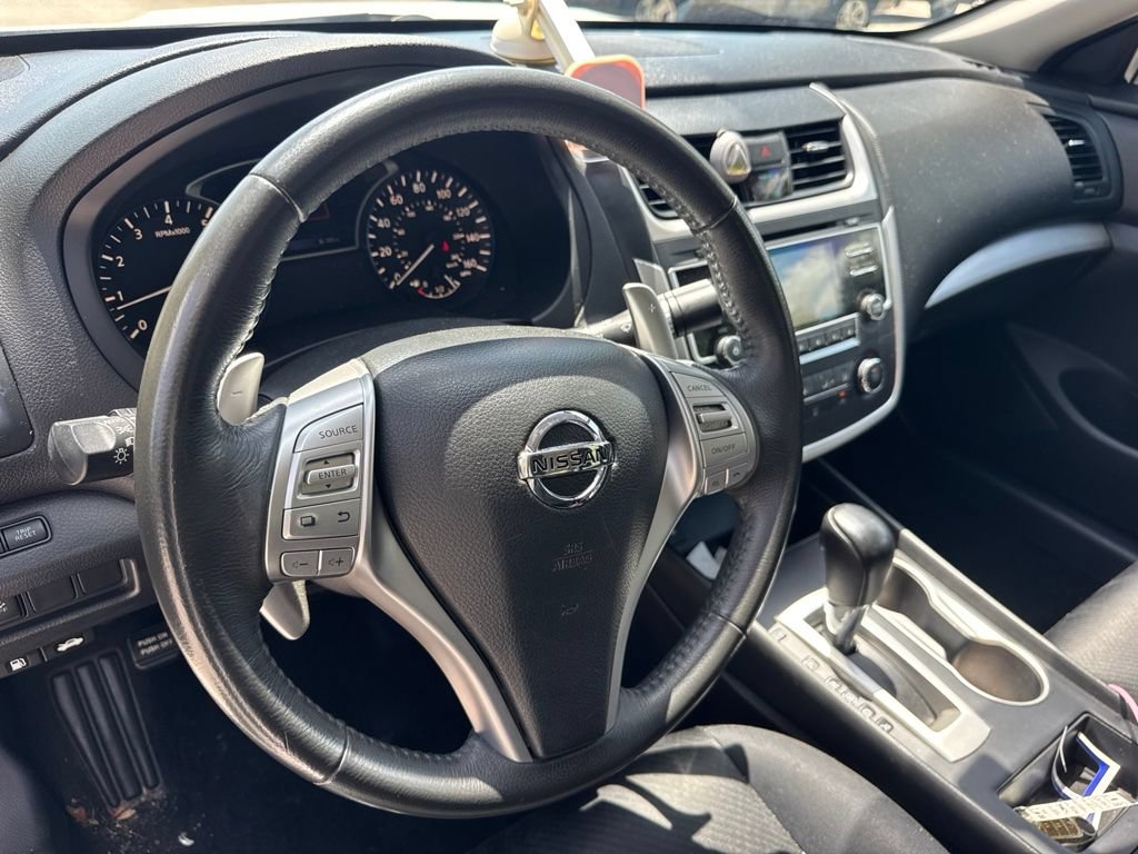 Used 2017 Nissan Altima 2.5 SR w/ Midnight Edition Package FWD image 9