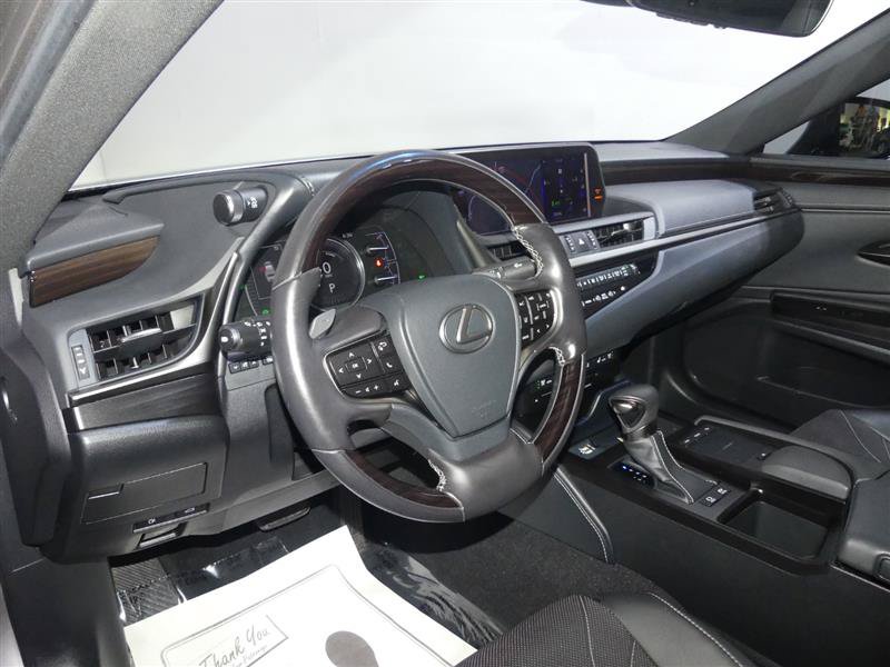 Used 2019 Lexus ES 300h w/ Accessory Package FWD image 24