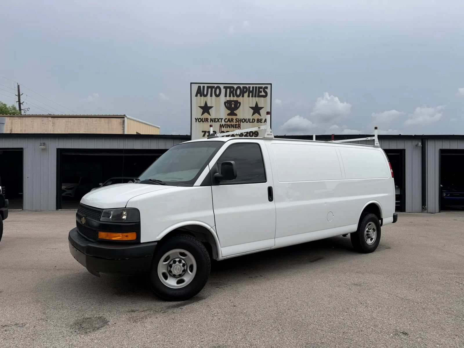 Used 2022 Chevrolet Express 3500 Extended w/ Driver Convenience Package RWD video 1