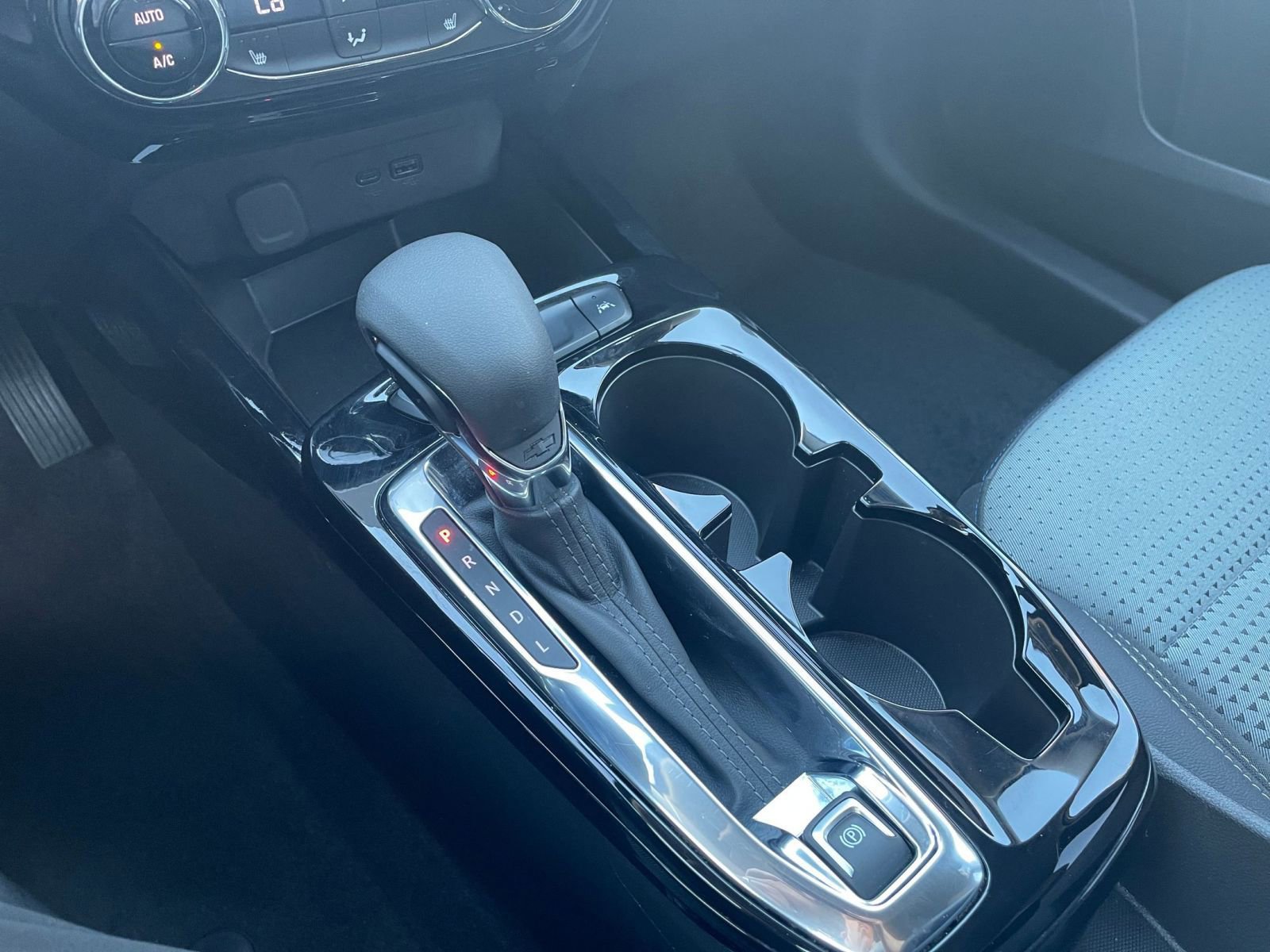 Used 2025 Chevrolet Trax LT w/ LT Convenience Package image 40