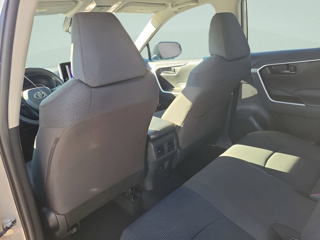 Used 2024 Toyota RAV4 LE FWD image 7