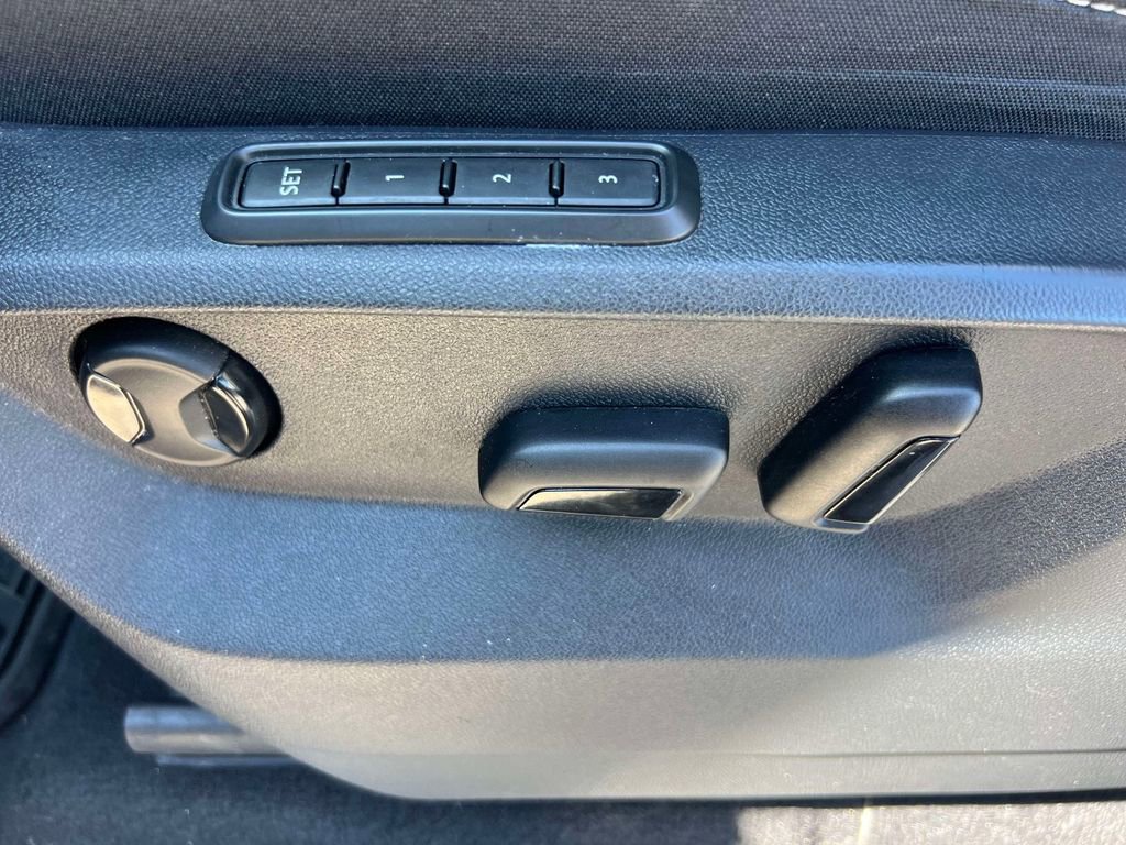 Used 2022 Volkswagen Atlas SEL AWD/4WD image 19