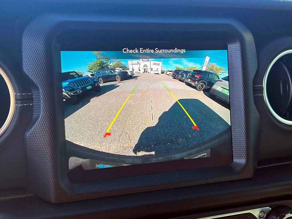 Used 2023 Jeep Wrangler Unlimited Sahara w/ Cold Weather Group image 33