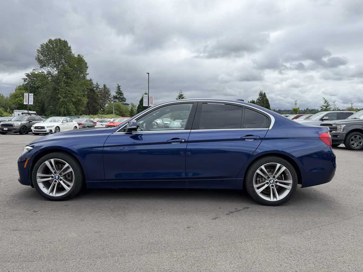 Used 2018 BMW 330i Sedan RWD image 5