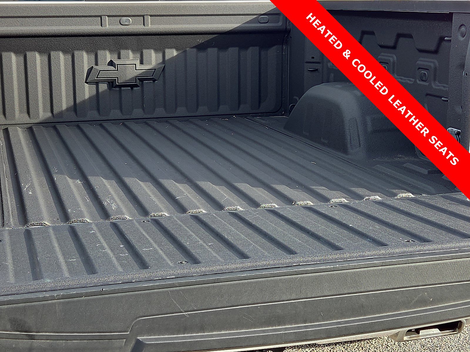 Used 2025 Chevrolet Silverado 1500 High Country w/ Technology Package image 9