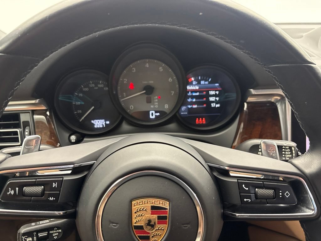 Certified 2023 Porsche Macan S AWD/4WD image 32
