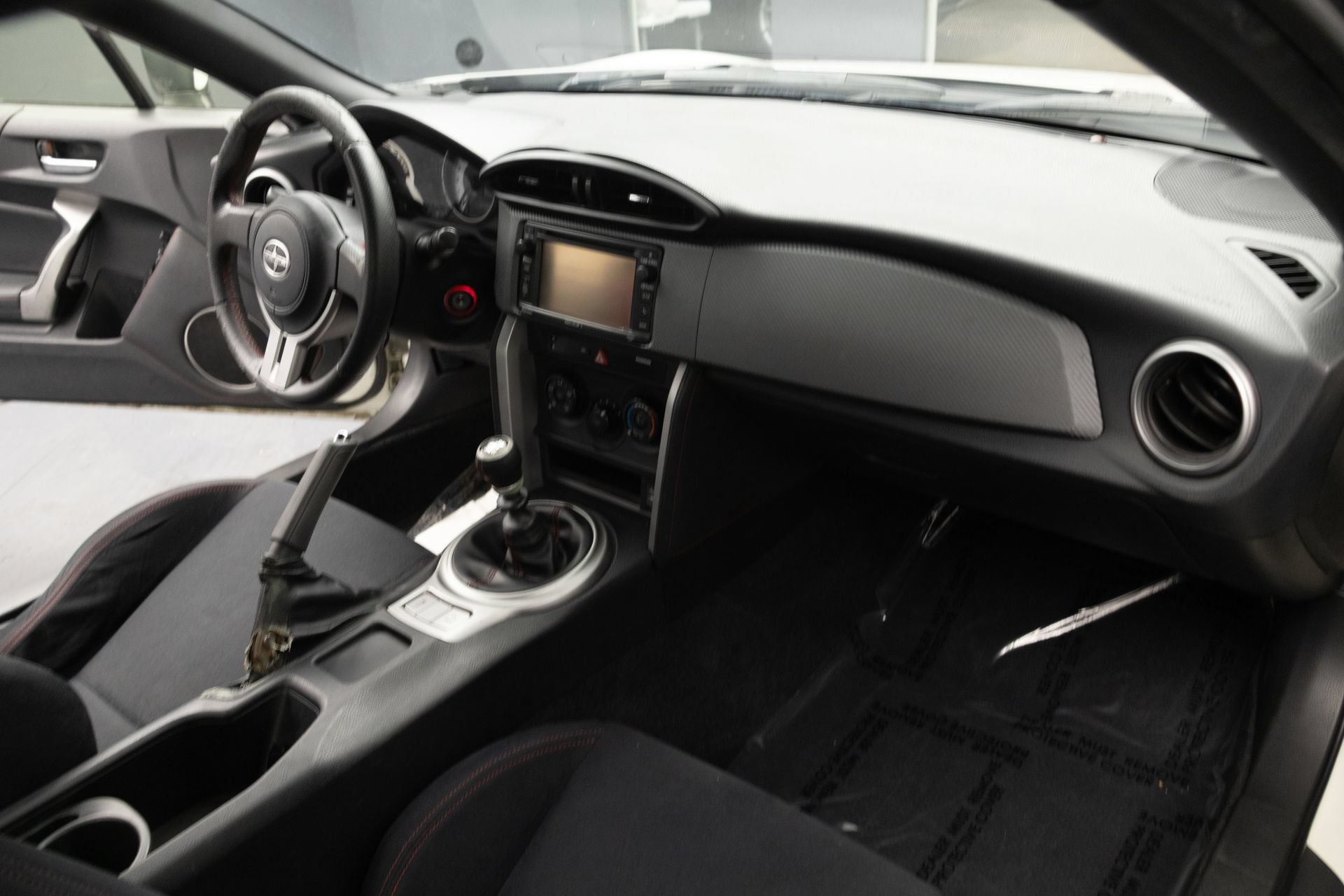 Used 2015 Scion FR-S RWD image 30
