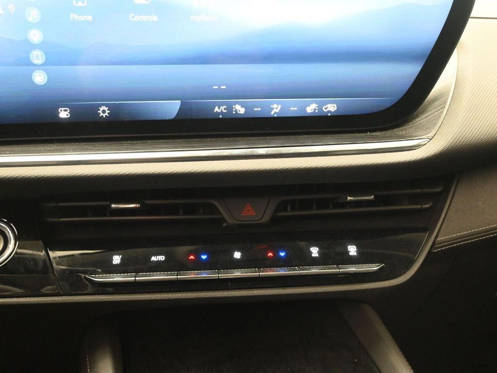 Used 2024 Buick Envision Preferred image 19