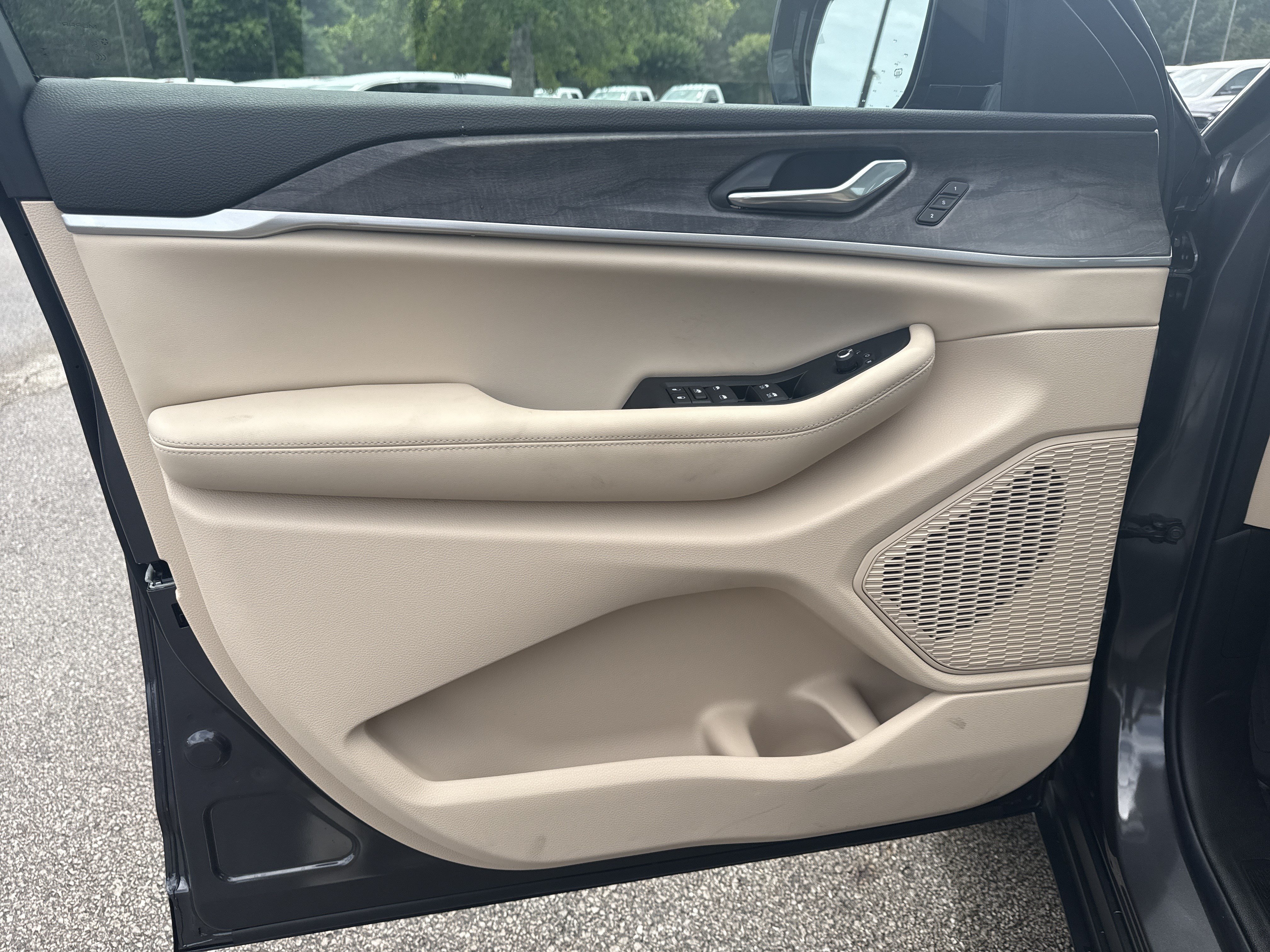 New 2026 Jeep Grand Cherokee Limited RWD image 11