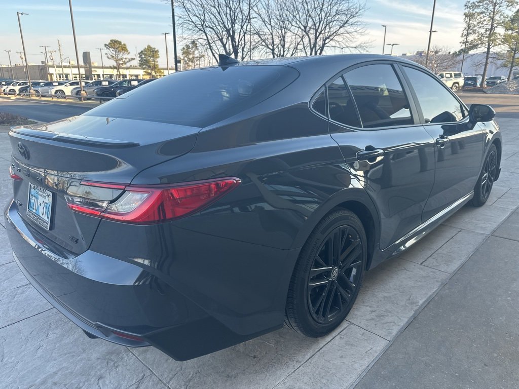Used 2025 Toyota Camry SE w/ Convenience Package image 5