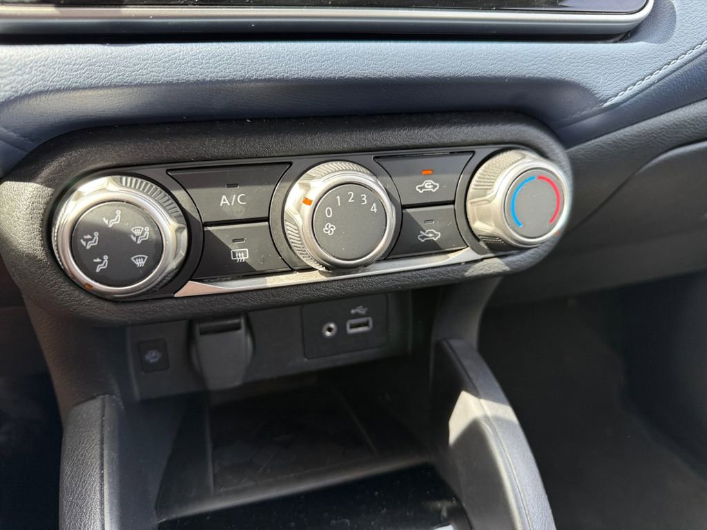 Used 2023 Nissan Versa SV image 29