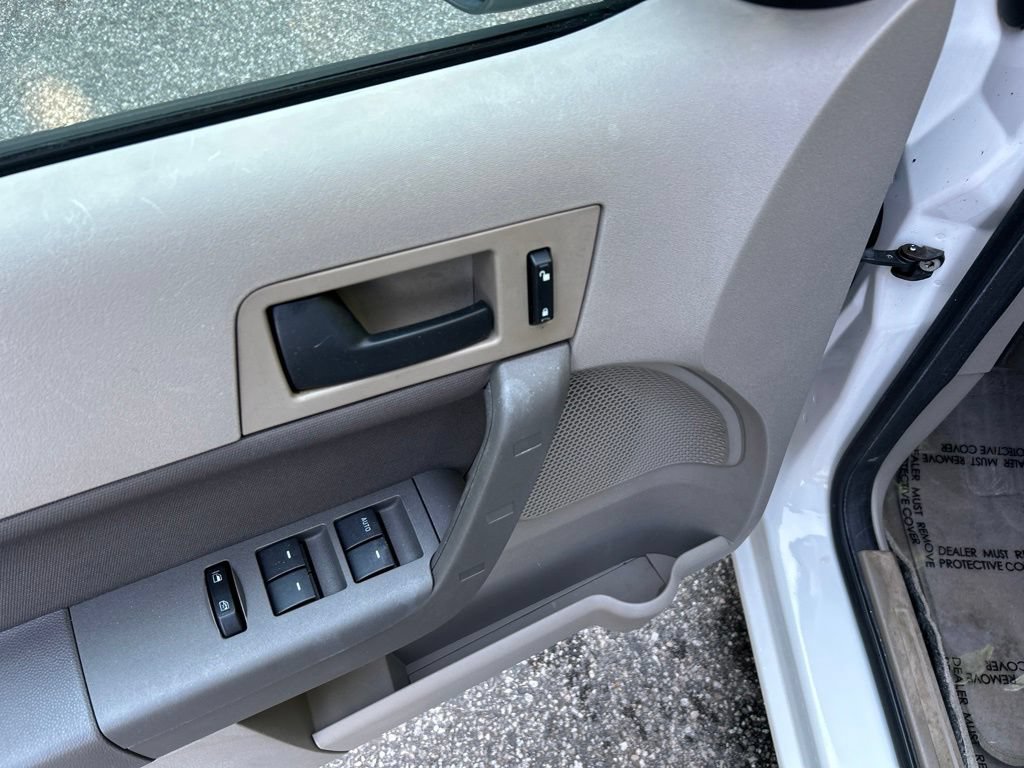Used 2009 Ford Focus SE FWD image 13