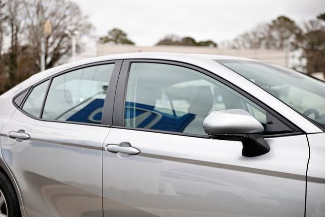 Used 2025 Toyota Camry LE image 12
