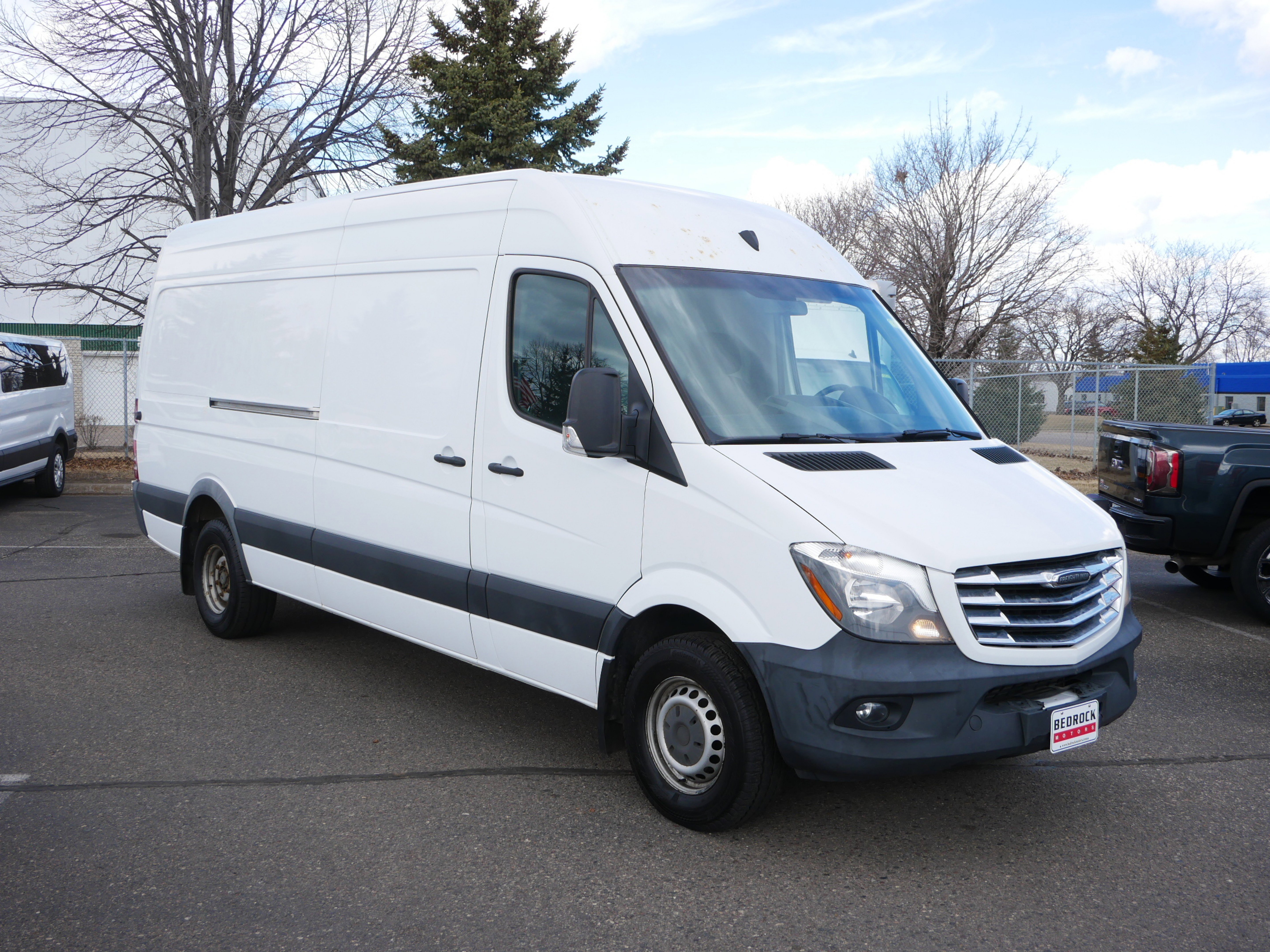Used 2015 Freightliner Sprinter 3500 image 2