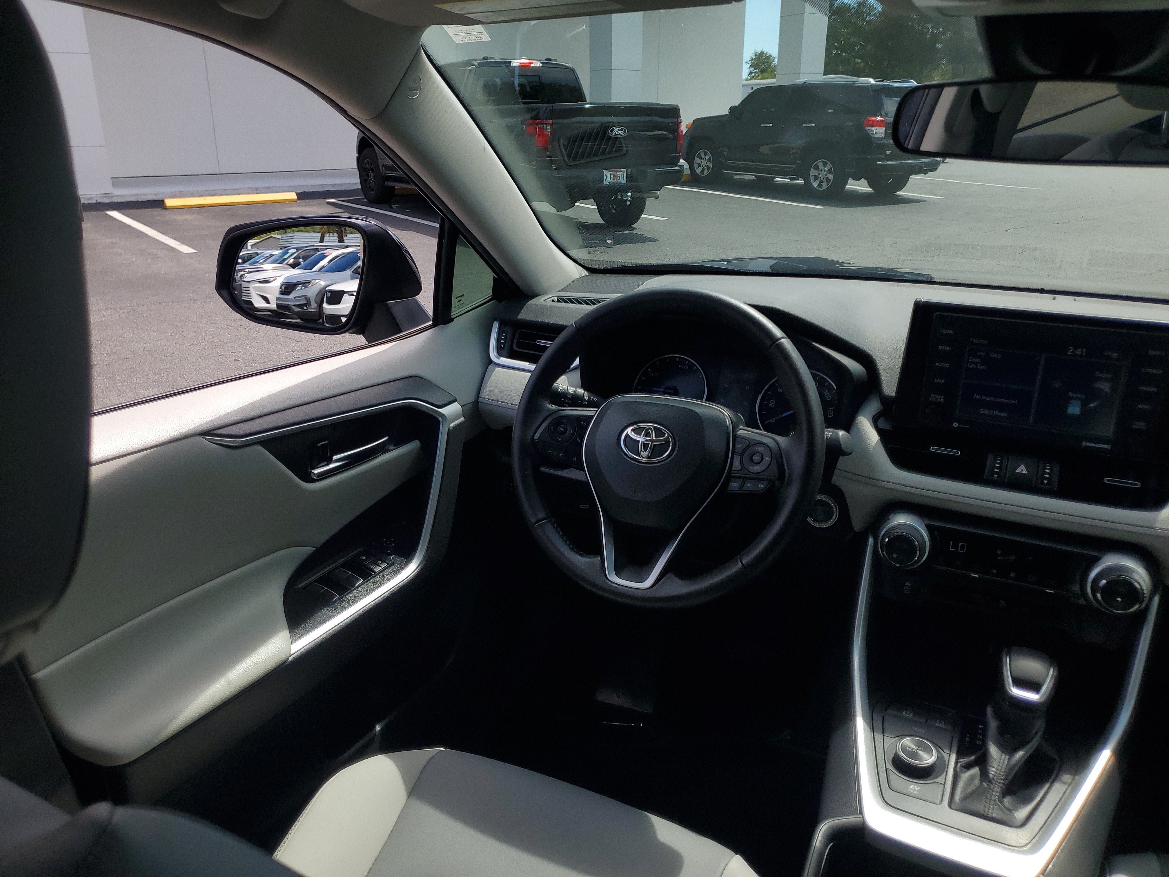 Used 2022 Toyota RAV4 XLE Premium AWD/4WD image 19