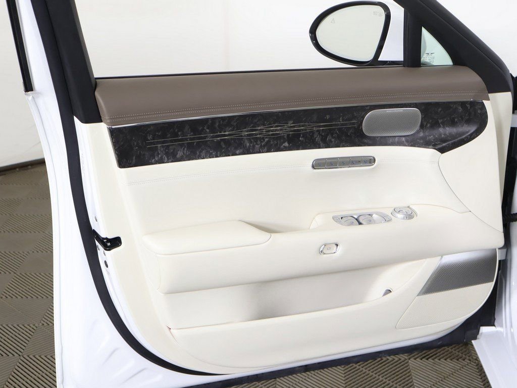 Used 2025 Genesis G90 3.5T image 32