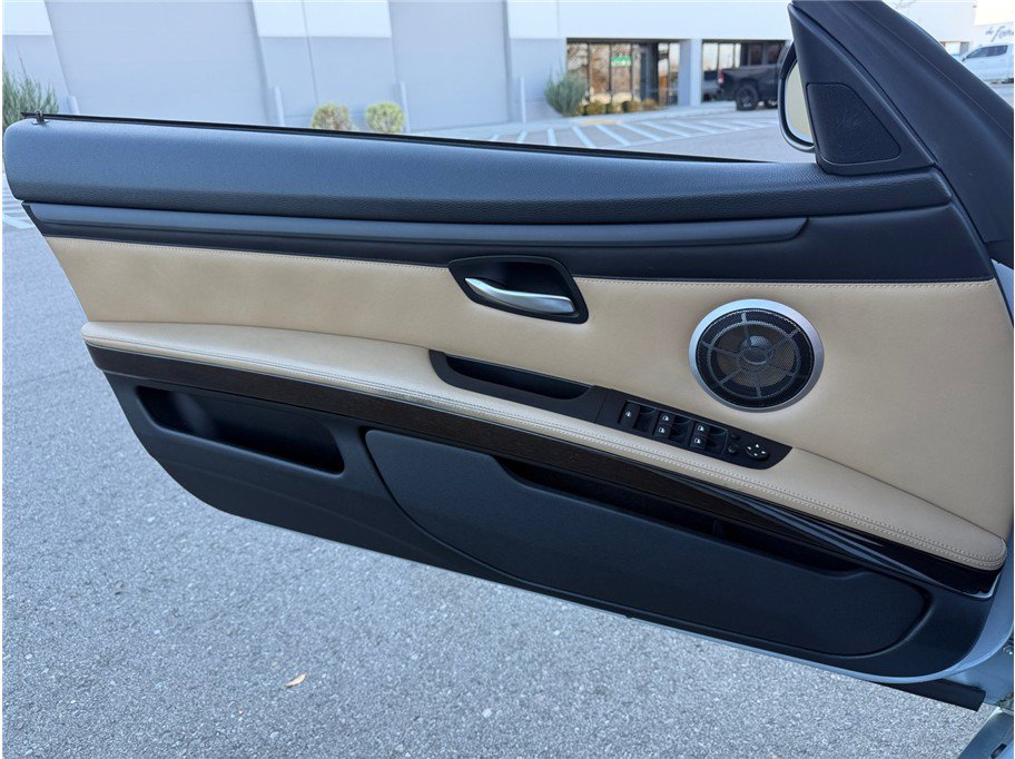 Used 2012 BMW M3 Convertible image 28