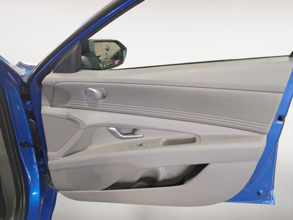 Used 2025 Hyundai Elantra Sport image 20