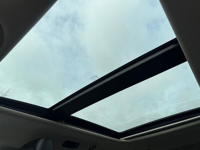 Used 2020 Chrysler Pacifica Limited image 29