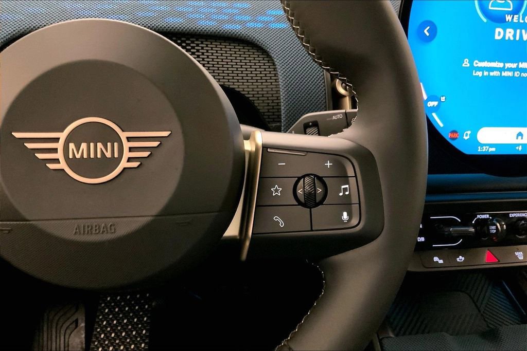 Certified 2025 MINI Cooper Countryman SE w/ Comfort Package Max image 19