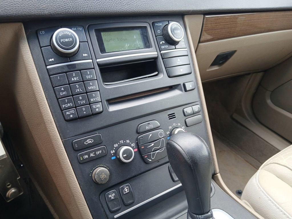 Used 2018 Volvo XC90 T5 Momentum w/ Convenience Package FWD image 19