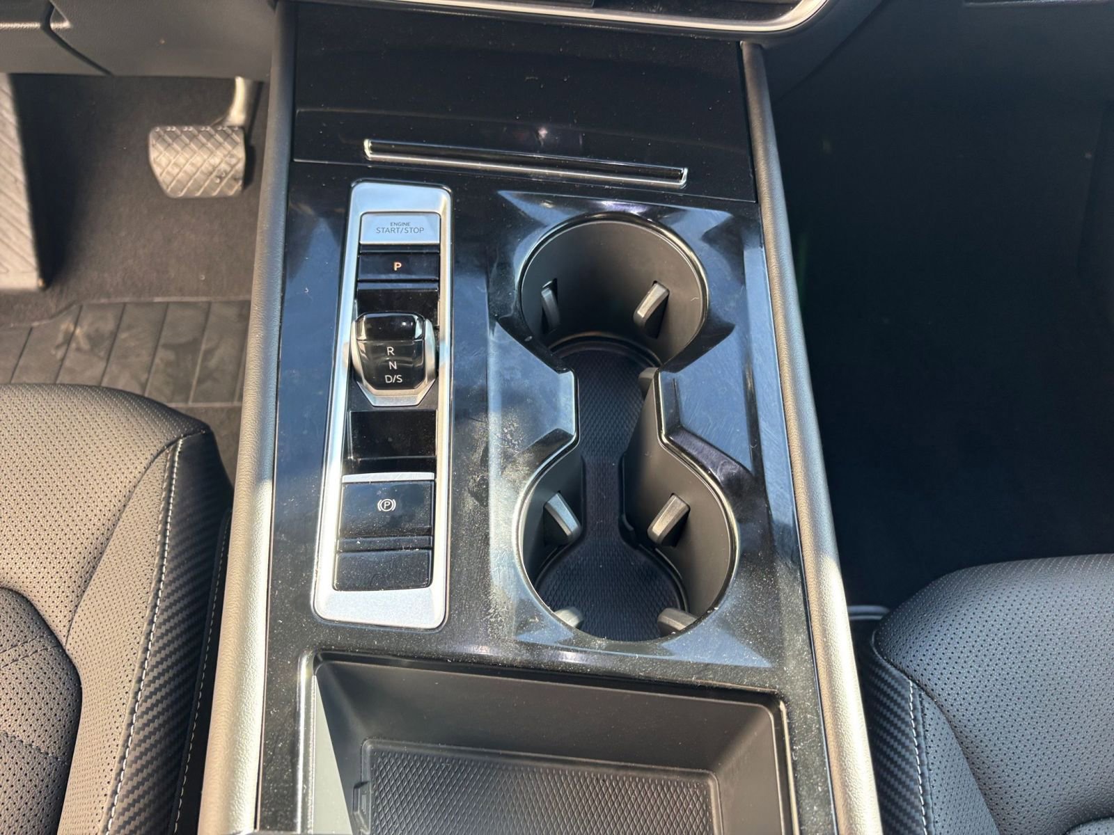 Used 2025 Volkswagen Atlas Cross Sport SE image 41