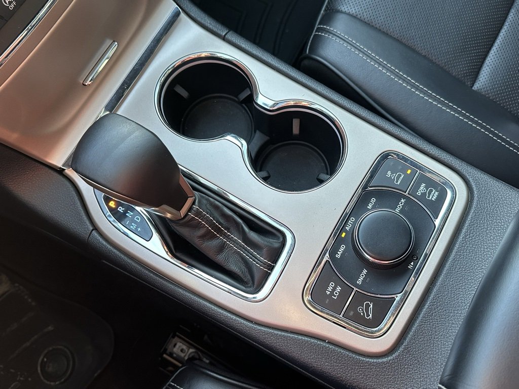 Used 2017 Jeep Grand Cherokee Overland image 27