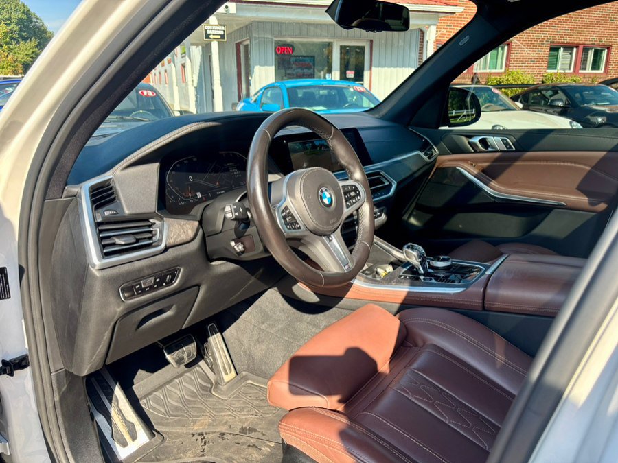 Used 2022 BMW X5 xDrive40i w/ M Sport Package AWD/4WD image 11