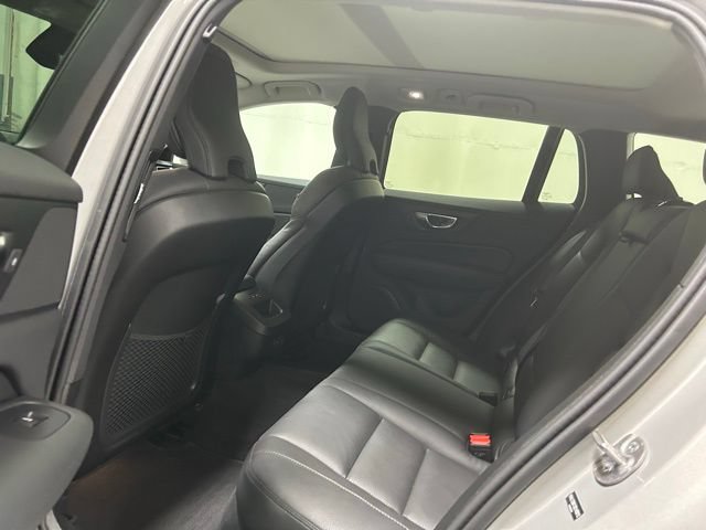 Used 2025 Volvo V60 B5 Cross Country Plus AWD/4WD image 11