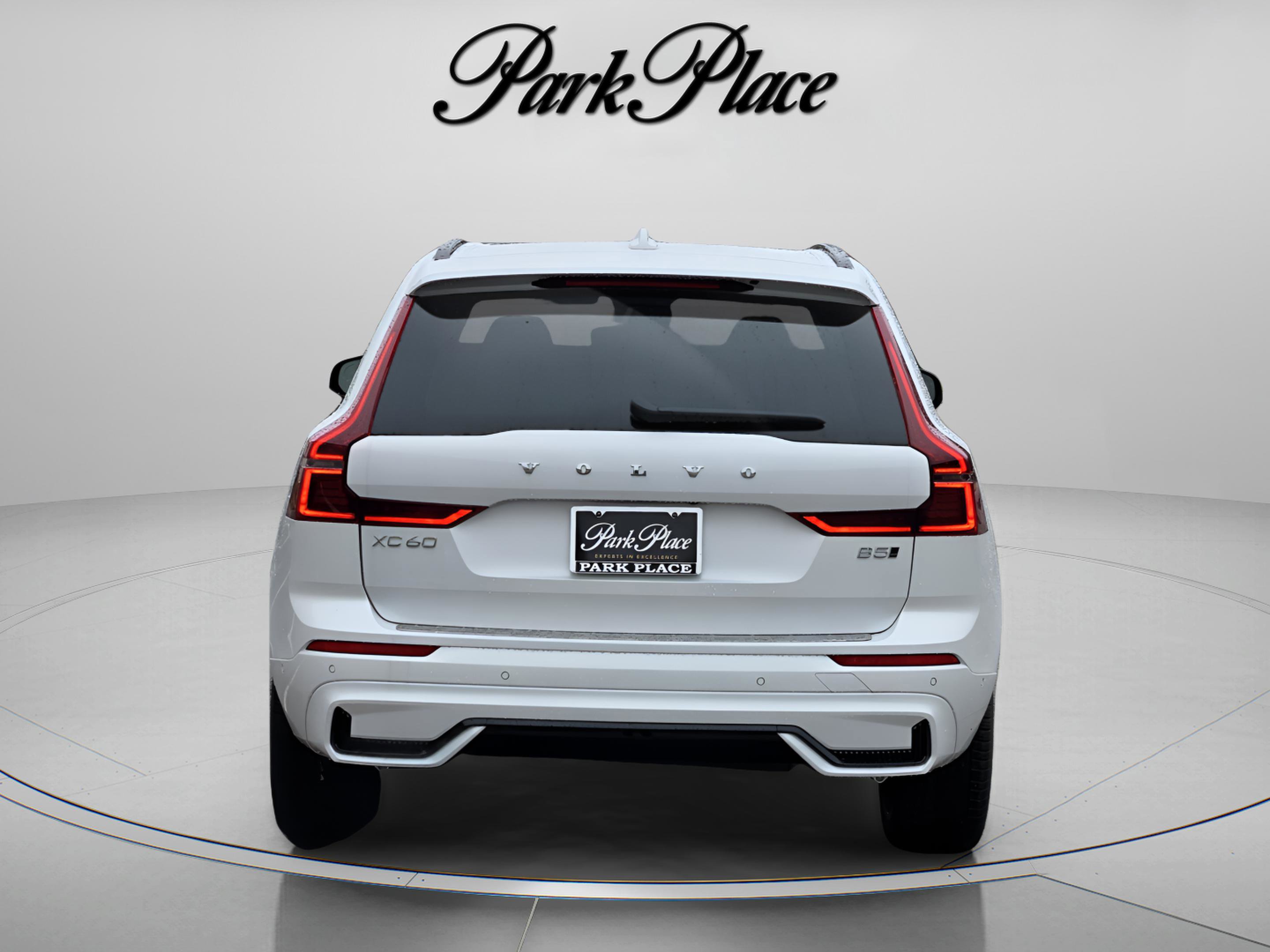New 2026 Volvo XC60 B5 Ultra w/ Protection Package Premier AWD/4WD image 4