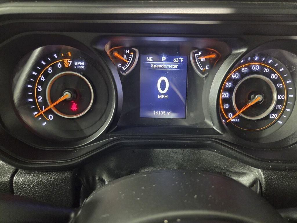 Certified 2025 Jeep Gladiator Sport image 17